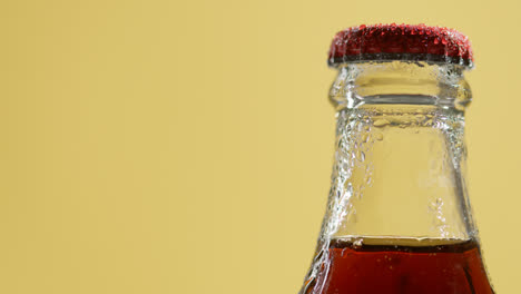 Close-Up-Of-Condensation-Droplets-On-Neck-Of-Bottle-Of-Cold-Beer-Or-Soft-Drink-With-Metal-Cap-1